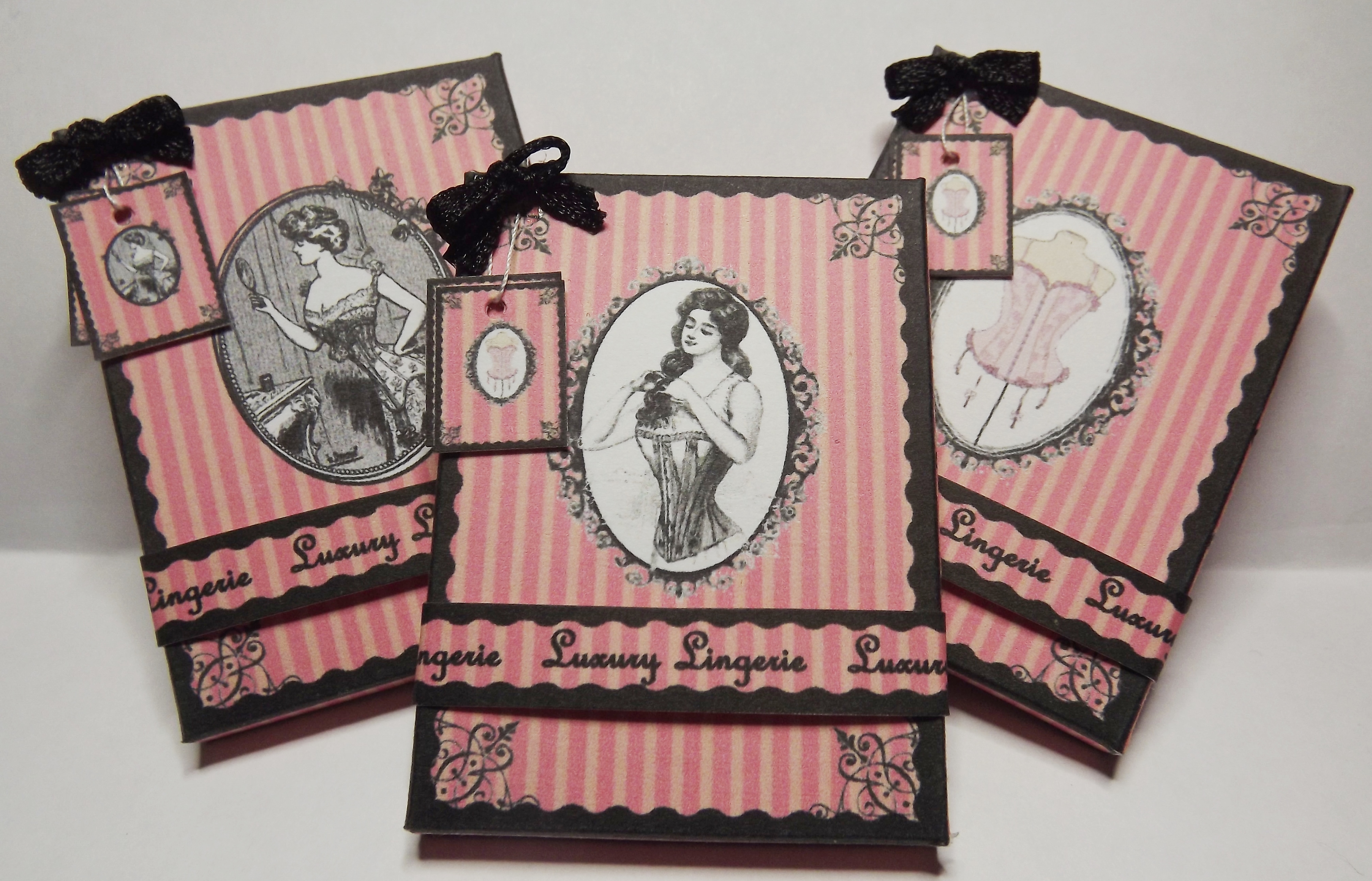 DOLLS HOUSE VALENTINES UNDERWEAR BOXES KIT DOLLS HOUSE VALENTINES UNDERWEAR BOXES KIT